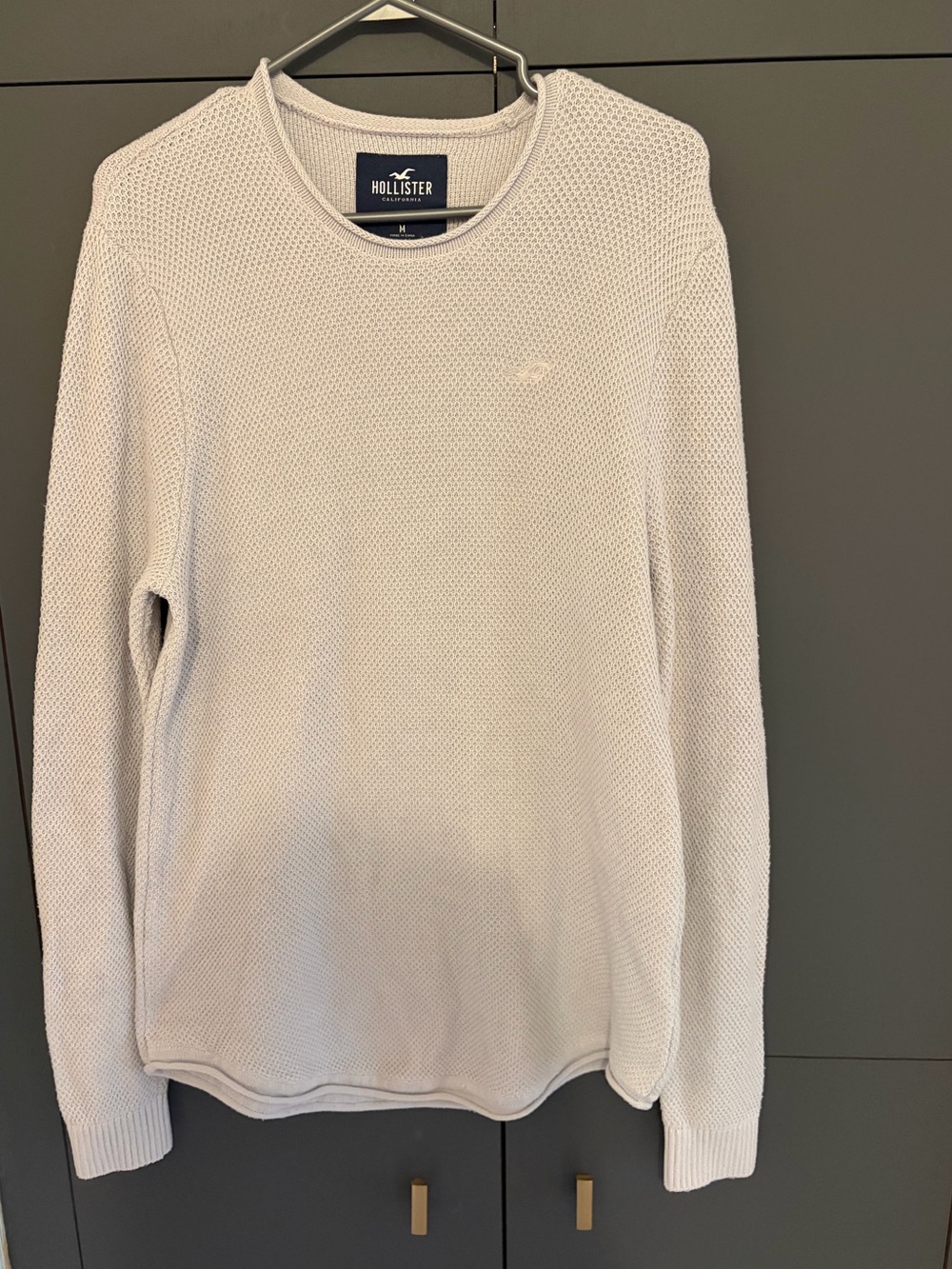 HOLLISTER CO. -Men's medium Waffle Knit Crewneck Sweater.